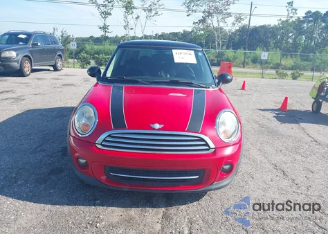 2013 Mini Hardtop Cooper из США, поврежденный, VIN WMWSU3C55DT682736